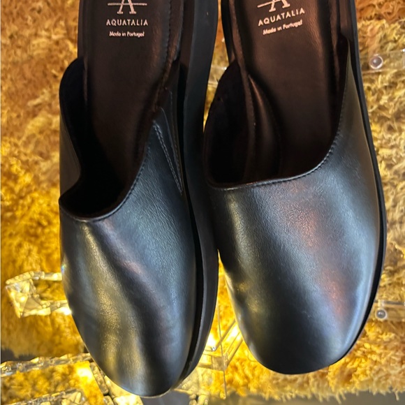 Aquatalia, size 9, black soft leather mule. - Picture 2 of 8